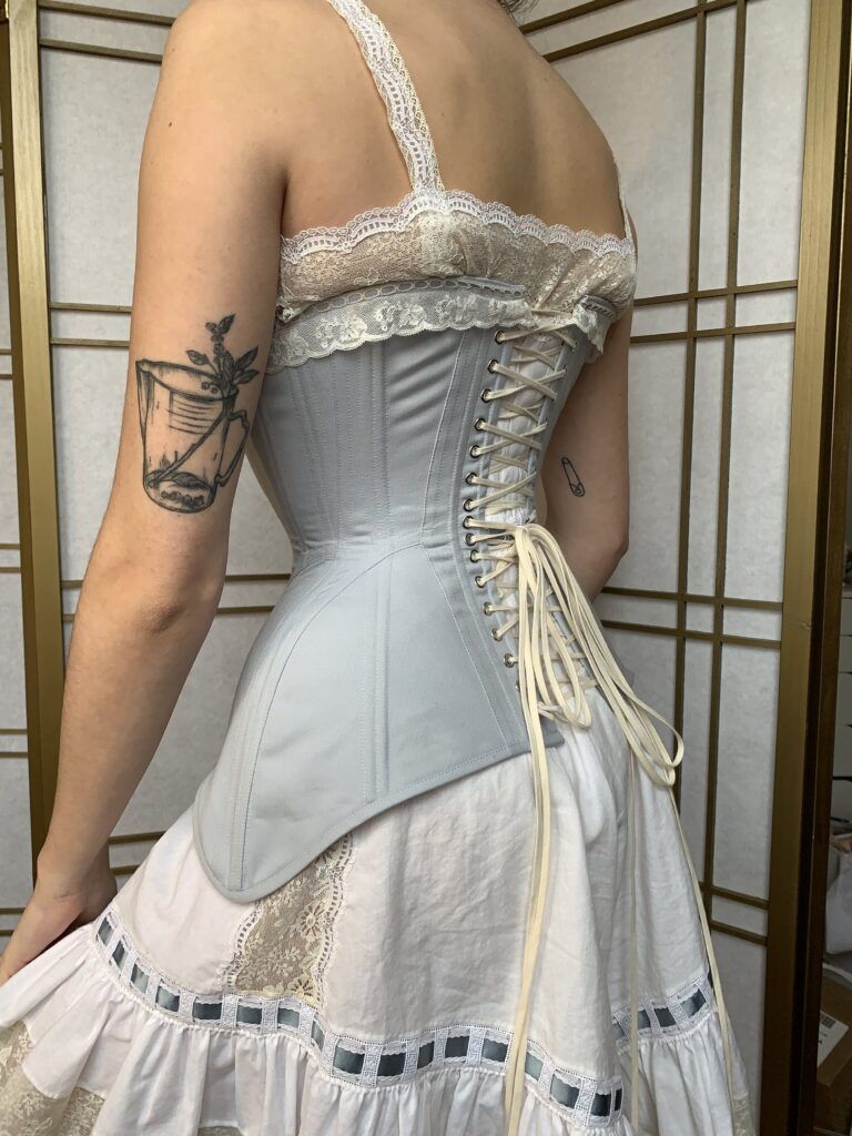 How to Corset Vintage Fashion - Vintage Clothes and Accessories