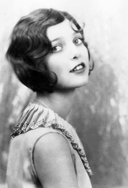 the birth of flapper fashion - a young liberated flapper woman