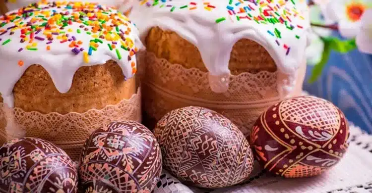 did the imperial family consume chocolate eggs or easter treats - image of decorated kulich and artistically decorated eggs