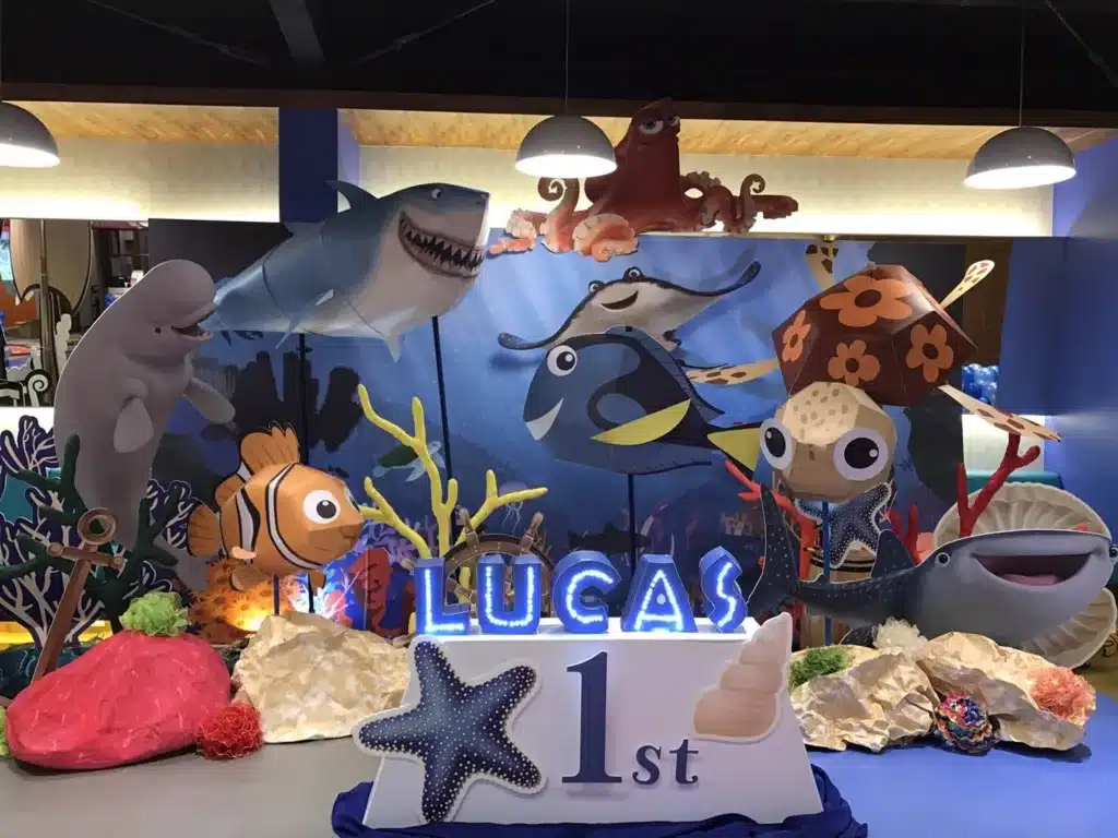 the fascinating world of themed parties, under the sea - different animated marine animals displayed on a table 
