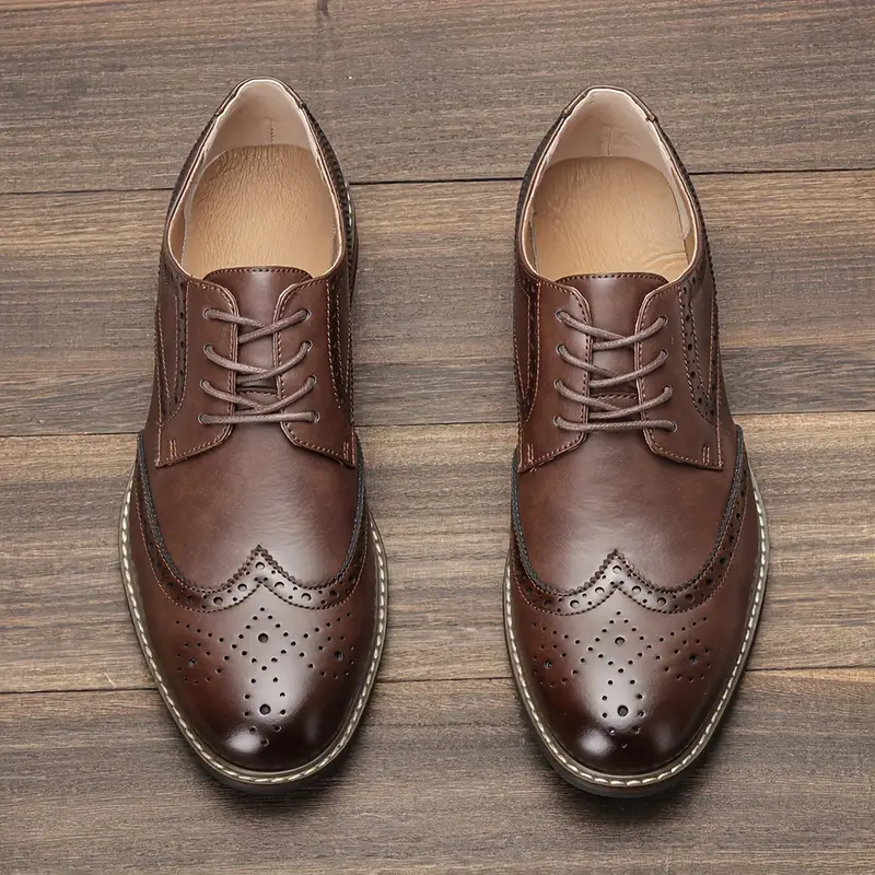 Men's wing-tip derby shoes in solid brown colour