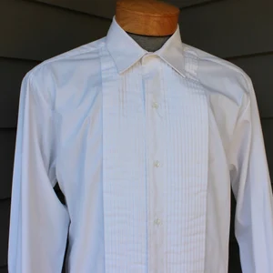 Vintage 70's-80's creighton men's formal tuxedo shirt on mannequin