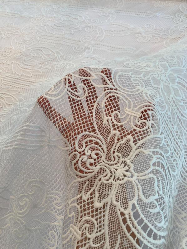 Ivory guipure lace 