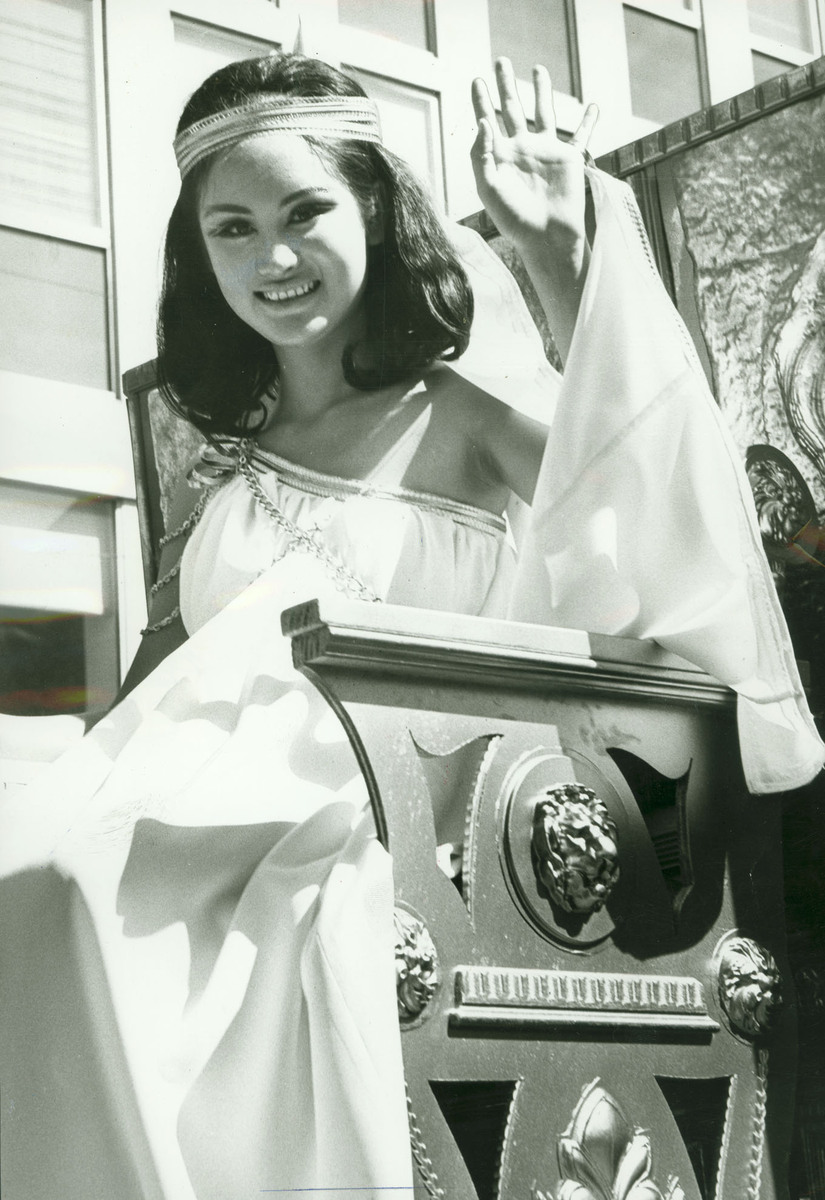 Patsy Wu Queen of the Pacific at the Moomba procession 1969