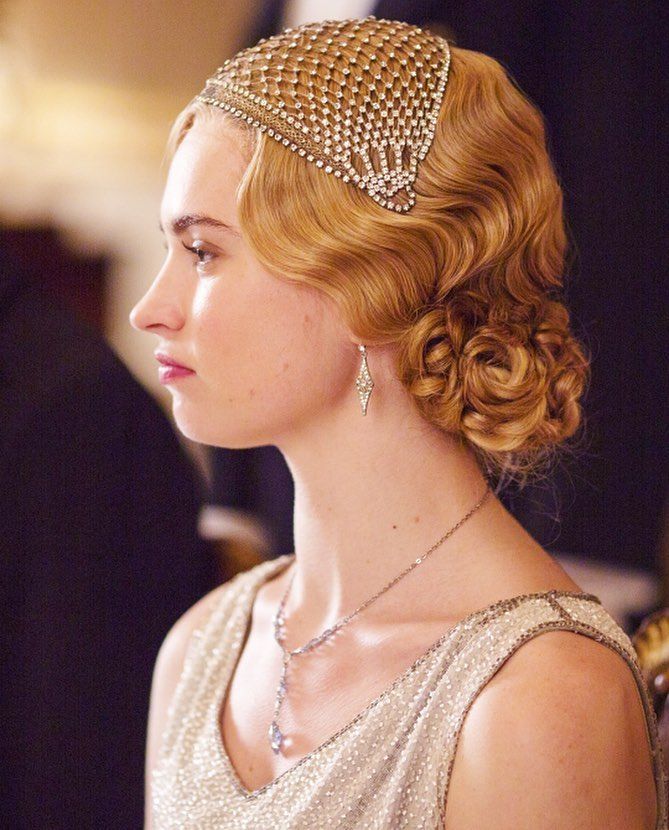 Lady rose with finger wave hair style and diamante 1/2 skull cap