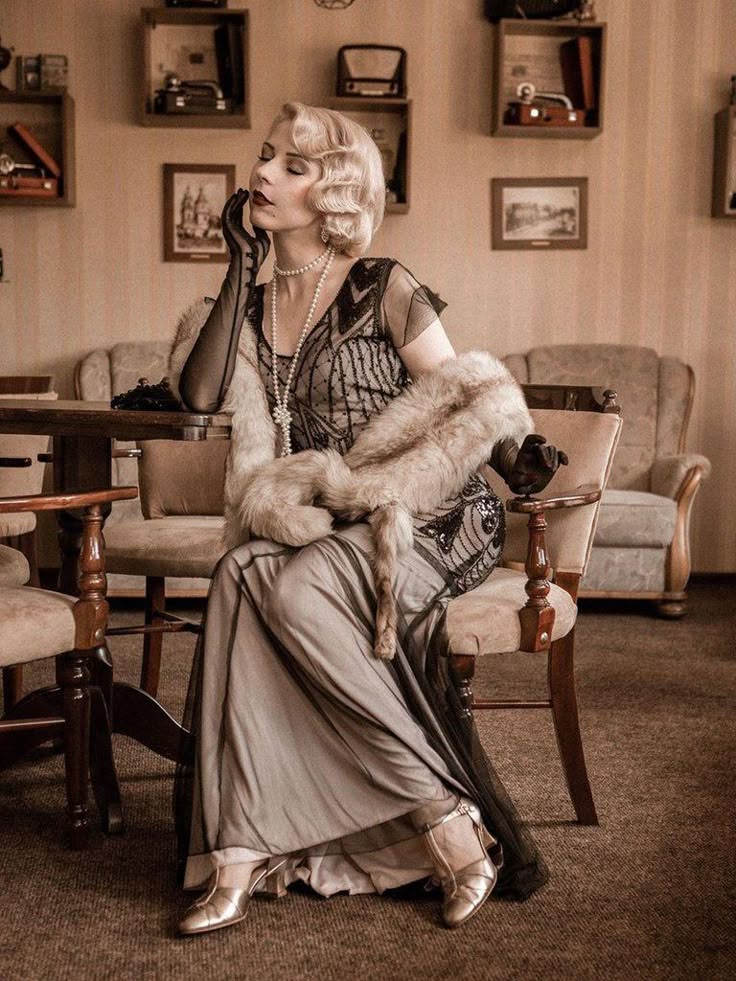 1930's concert dress with cap sleeve and fur stole